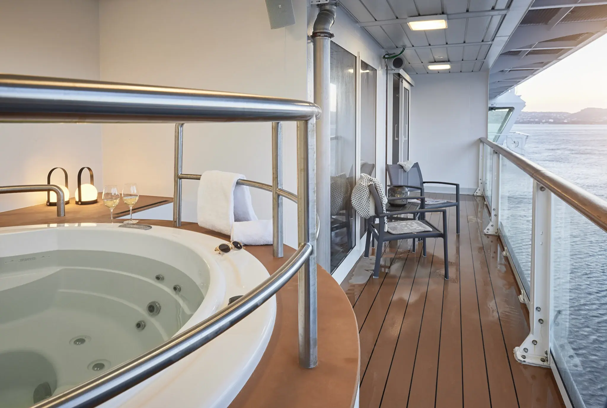 Balcony on a Lighthouse Suite with a private jacuzzi