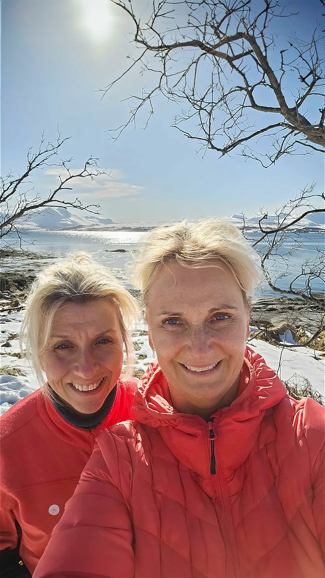 Lise and Veronica in Bodø_snow