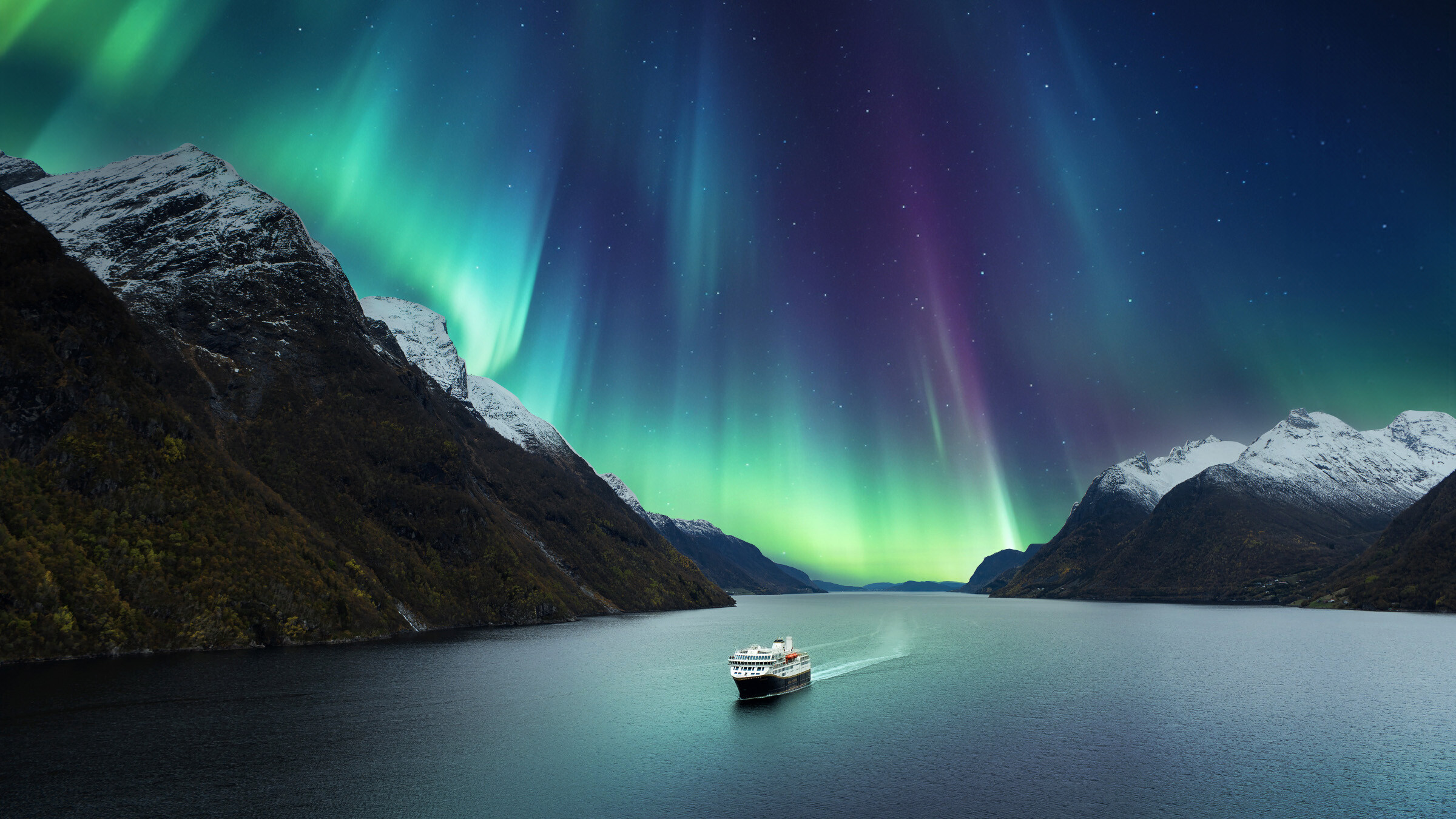 Havila Kystruten landskapsbilde med nordlys