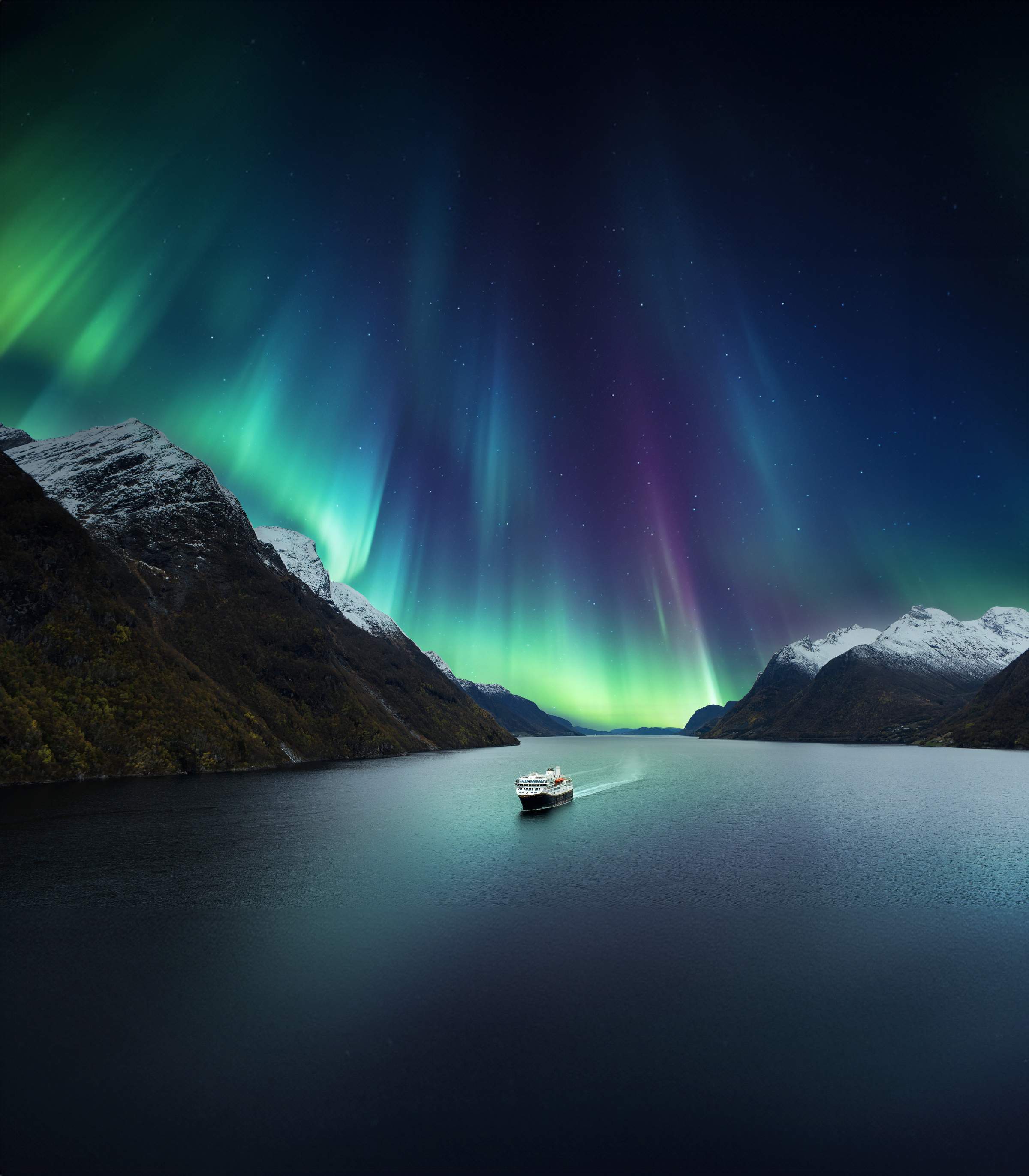 Havila Voyages under the Northern Lights